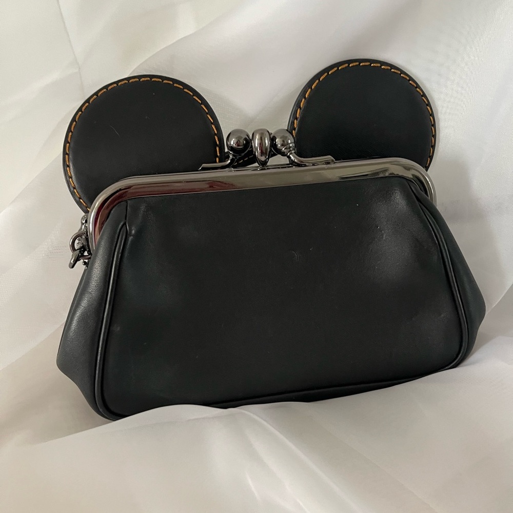 Coach X Minnie Mouse Wristlet Bag. Black.